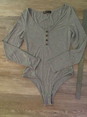 Long Sleeve Heather Gray Henley Bodysuit S